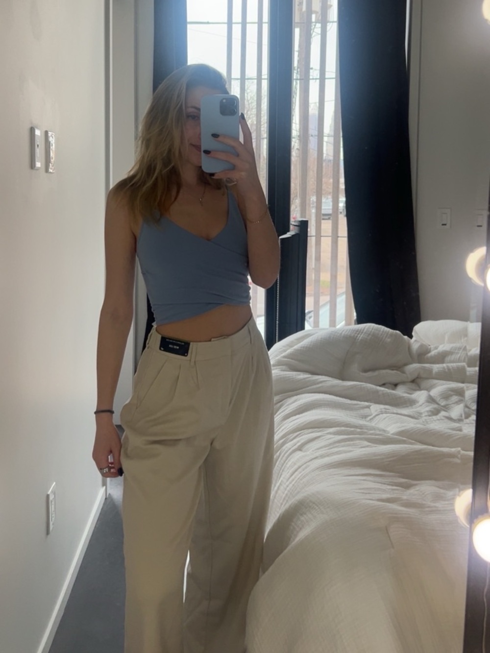 Hollister Cream High-Waist Trousers